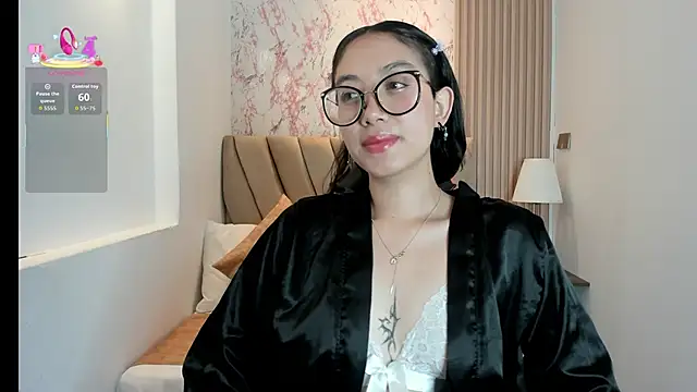 Yuna  Min online show from 09-29-25, 02:23