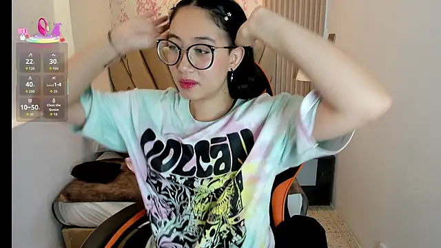 Yuna  Min online show from 09-12-25, 07:35