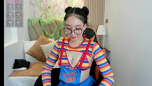 Yuna  Min online show from 10-17-25, 07:59
