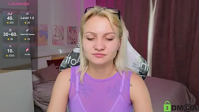Snapshot of Cameronlovely_ chatting on 09-18-25, 08:50 Cameronlovely online show from 09-18-25, 08:50