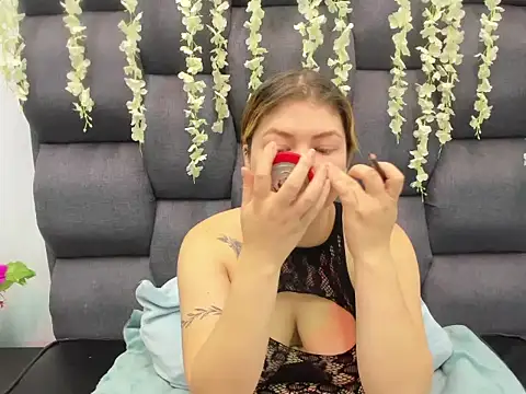 JuliettaRousse69 online show from 01-10-26, 12:33