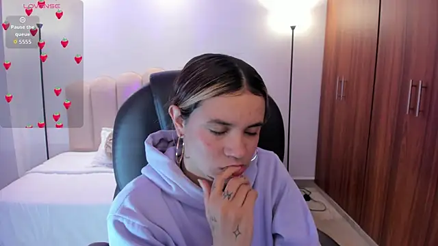 Celestee rain online show from 09-26-25, 11:28