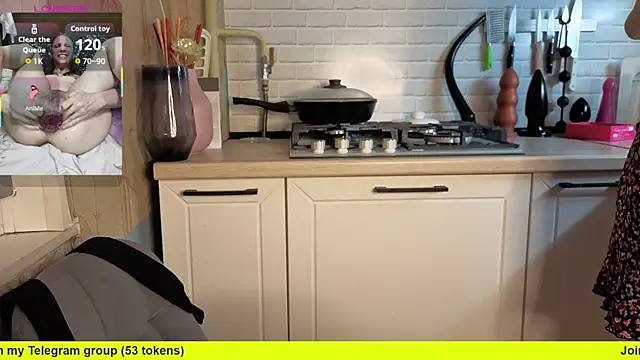 Edena  online show from 10-04-25, 01:51