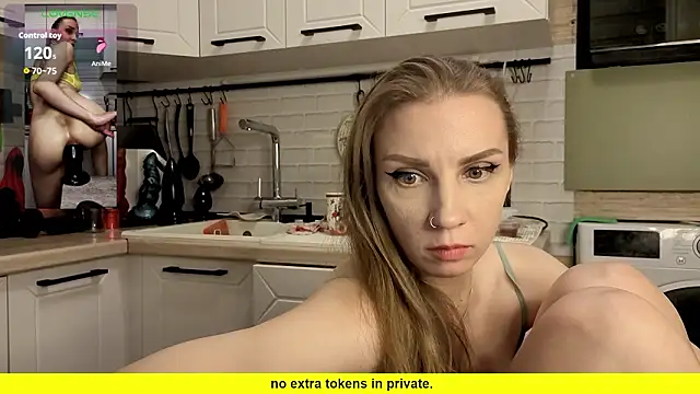 Snapshot of Edena_ chatting on 03-12-26, 04:44 Edena online show from 03-12-26, 04:44