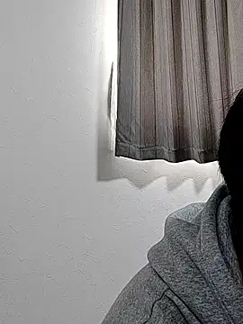 Snapshot of mitsuki0915 chatting on 12-15-25, 02:39 mitsuki0915 online show from 12-15-25, 02:39