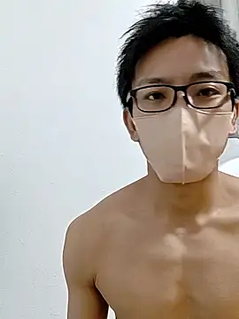 Snapshot of mitsuki0915 chatting on 01-13-26, 12:58 mitsuki0915 online show from 01-13-26, 12:58