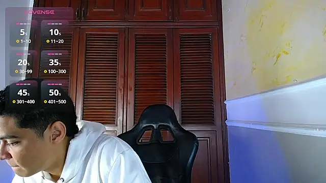 Snapshot of edy_play chatting on 09-22-25, 04:18 edy play online show from 09-22-25, 04:18