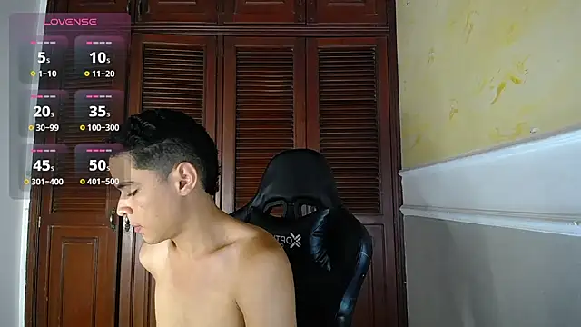 Snapshot of edy_play chatting on 09-14-25, 04:13 edy play online show from 09-14-25, 04:13