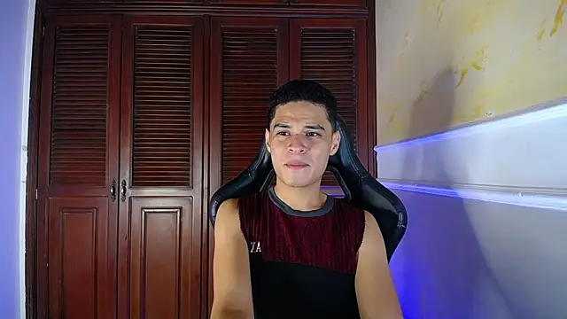 Snapshot of edy_play chatting on 09-10-25, 03:38 edy play online show from 09-10-25, 03:38