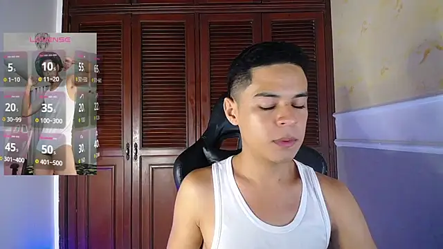 Snapshot of edy_play chatting on 09-29-25, 04:08 edy play online show from 09-29-25, 04:08