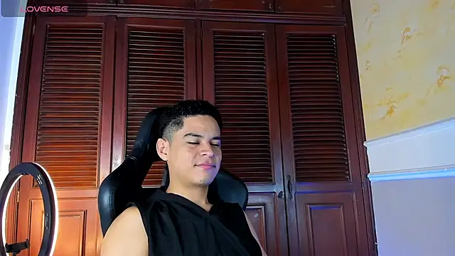 Snapshot of edy_play chatting on 10-24-25, 05:50 edy play online show from 10-24-25, 05:50