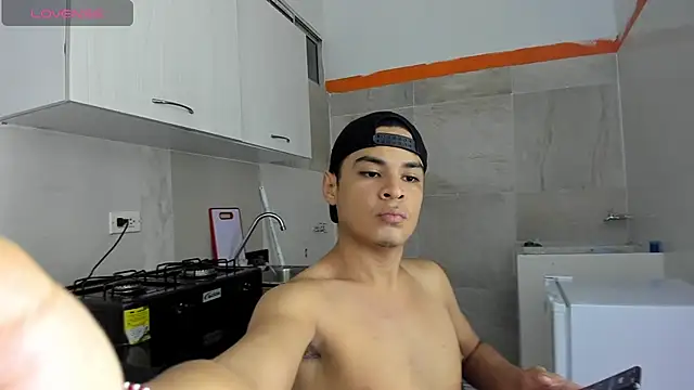 Snapshot of edy_play chatting on 11-15-25, 05:00 edy play online show from 11-15-25, 05:00