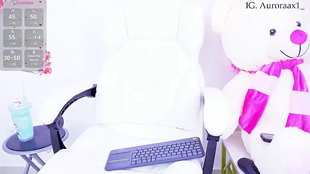 Auroraa x1 online show from 02-18-26, 02:31