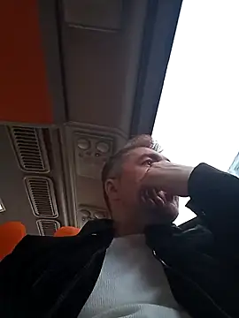 Snapshot of mert0359 chatting on 11-23-25, 01:21 mert0359 online show from 11-23-25, 01:21