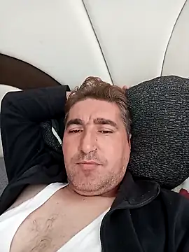 Snapshot of mert0359 chatting on 10-28-25, 08:24 mert0359 online show from 10-28-25, 08:24