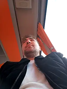 Snapshot of mert0359 chatting on 11-26-25, 12:27 mert0359 online show from 11-26-25, 12:27