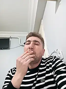 Snapshot of mert0359 chatting on 02-05-26, 02:46 mert0359 online show from 02-05-26, 02:46