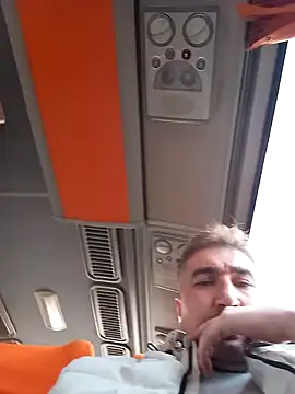 Snapshot of mert0359 chatting on 12-20-25, 01:14 mert0359 online show from 12-20-25, 01:14