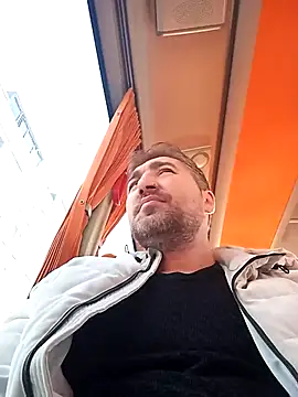 Snapshot of mert0359 chatting on 12-02-25, 01:24 mert0359 online show from 12-02-25, 01:24