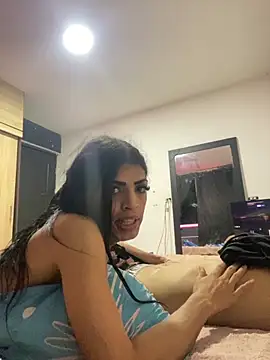 Snapshot of Lady_Dirty444 chatting on 10-05-25, 01:40 Lady Dirty444 online show from 10-05-25, 01:40