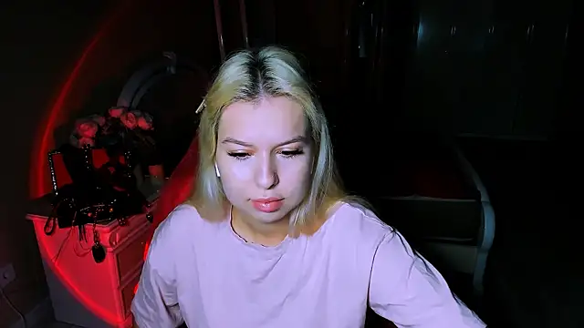 ChloeRicc online show from 10-30-25, 07:28