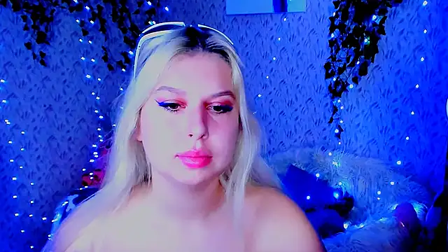 ChloeRicc online show from 11-10-25, 12:10