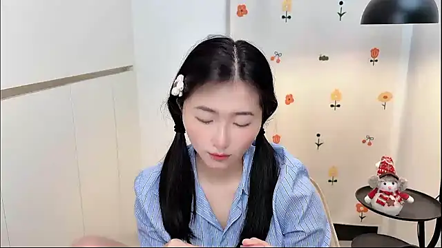 Rosalind xixi online show from 04-17-26, 01:52