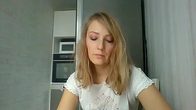 Snapshot of Vexxaa chatting on 02-23-26, 11:33 Vexxaa online show from 02-23-26, 11:33