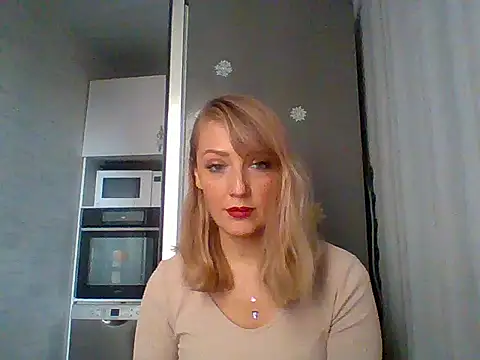 Snapshot of Vexxaa chatting on 12-19-25, 11:45 Vexxaa online show from 12-19-25, 11:45