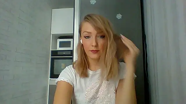 Snapshot of Vexxaa chatting on 01-16-26, 01:15 Vexxaa online show from 01-16-26, 01:15