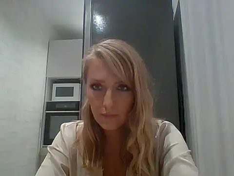 Snapshot of Vexxaa chatting on 11-12-25, 05:06 Vexxaa online show from 11-12-25, 05:06