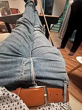 YoHaNdIsCrEt online show from 12-04-25, 09:58