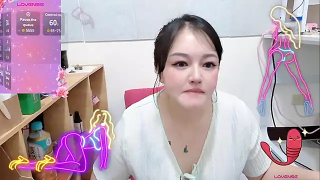 Snapshot of bee_baby chatting on 10-23-25, 06:28 bee baby online show from 10-23-25, 06:28