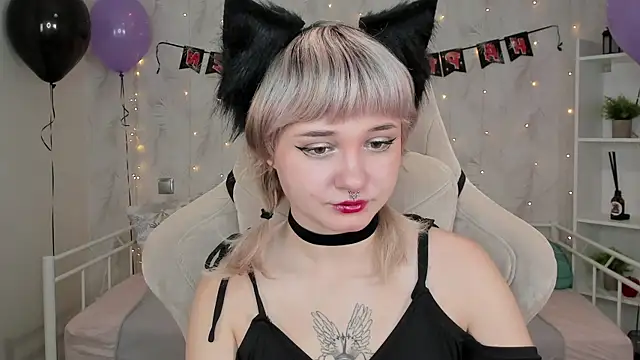 Tori Cutie online show from 10-23-25, 11:58