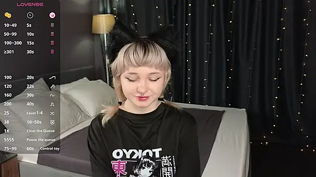 Tori Cutie online show from 11-20-25, 12:11