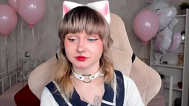 Tori Cutie online show from 04-02-26, 12:07