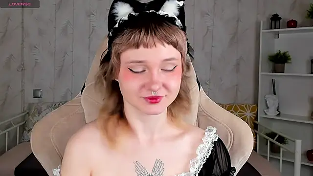 Tori Cutie online show from 04-15-26, 12:05