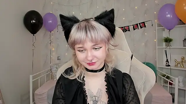 Tori Cutie online show from 10-23-25, 01:59