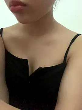 Snapshot of Nguyenha11 chatting on 09-28-25, 08:43 Nguyenha11 online show from 09-28-25, 08:43