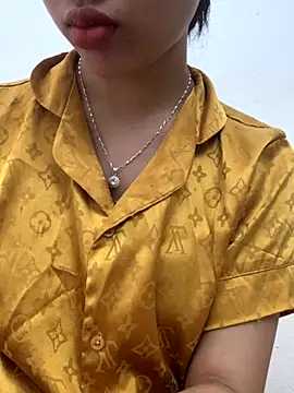 Nguyenha11 online show from 11-13-25, 07:01