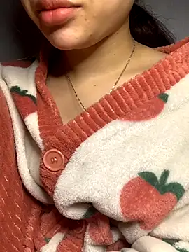 Nguyenha11 online show from 11-19-25, 10:15