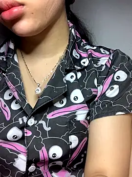 Nguyenha11 online show from 11-15-25, 10:19