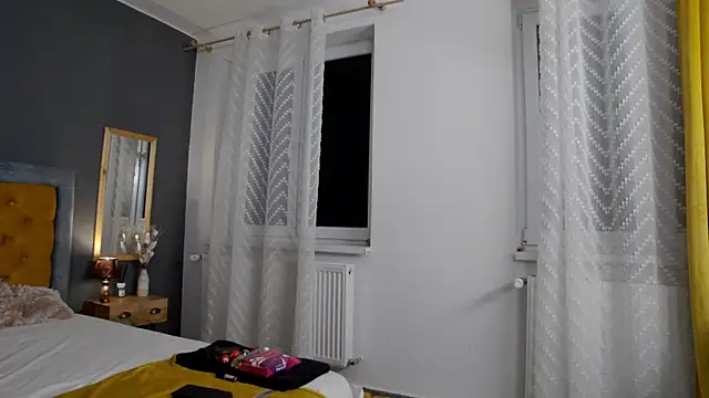 Snapshot of Jessica_White_ chatting on 10-23-25, 04:00 Jessica White online show from 10-23-25, 04:00