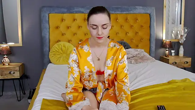 Snapshot of Jessica_White_ chatting on 10-17-25, 04:05 Jessica White online show from 10-17-25, 04:05