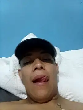 Tupapasiitooo online show from 04-07-26, 01:40