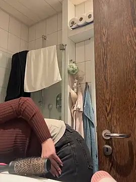 IsabellaEtha online show from 12-17-25, 01:49