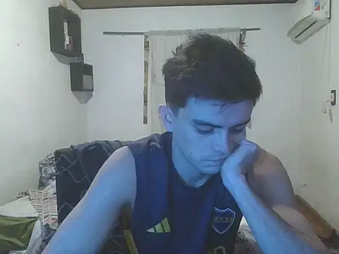 Snapshot of Rodrigo99_9 chatting on 05-05-26, 04:21 Rodrigo99 9 online show from 05-05-26, 04:21