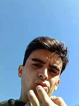 Snapshot of Rodrigo99_9 chatting on 05-19-26, 06:15 Rodrigo99 9 online show from 05-19-26, 06:15