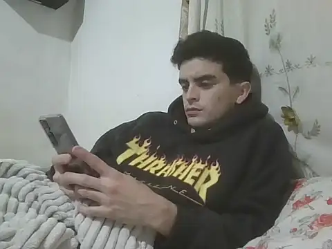 Snapshot of Rodrigo99_9 chatting on 05-11-26, 04:04 Rodrigo99 9 online show from 05-11-26, 04:04