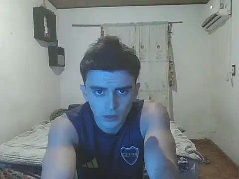 Snapshot of Rodrigo99_9 chatting on 05-05-26, 04:15 Rodrigo99 9 online show from 05-05-26, 04:15
